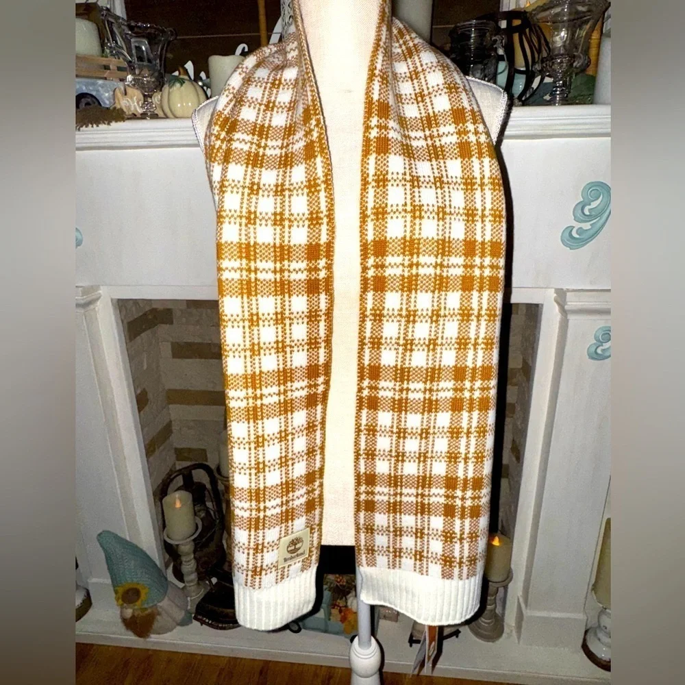 Timberland plaid scarf. Super warm and cozy NWT Women/Men🔥